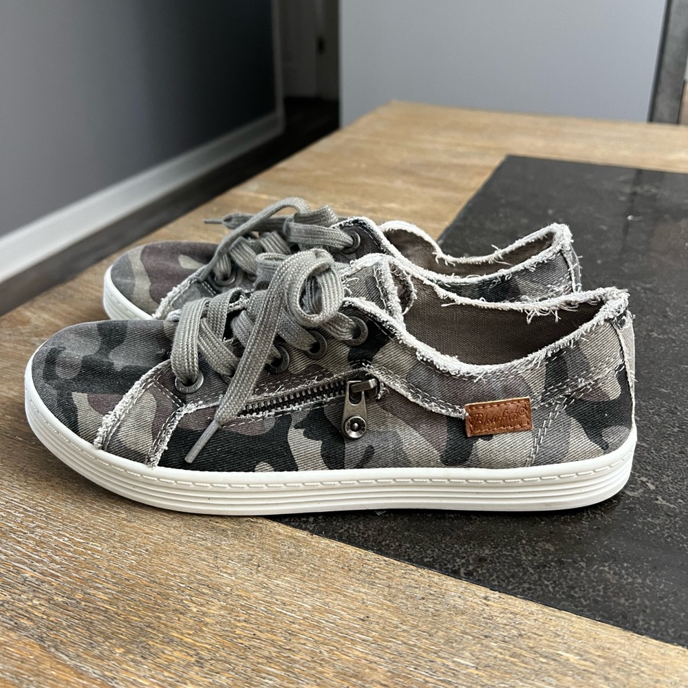 Ladies Camouflage Sneakers
